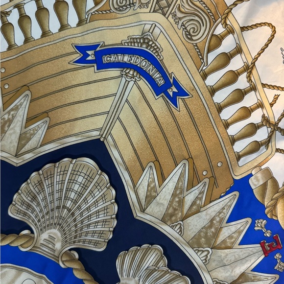 Hermes Scarf 90 "RAILING" Blue 100% Silk Scarf
35" - Picture 5 of 8